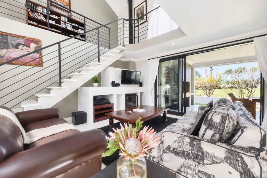 4 Bedroom Property for Sale in Fernkloof Estate Western Cape